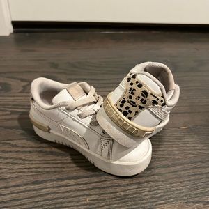 GUC Puma Chetah Sneakers size 8 girls